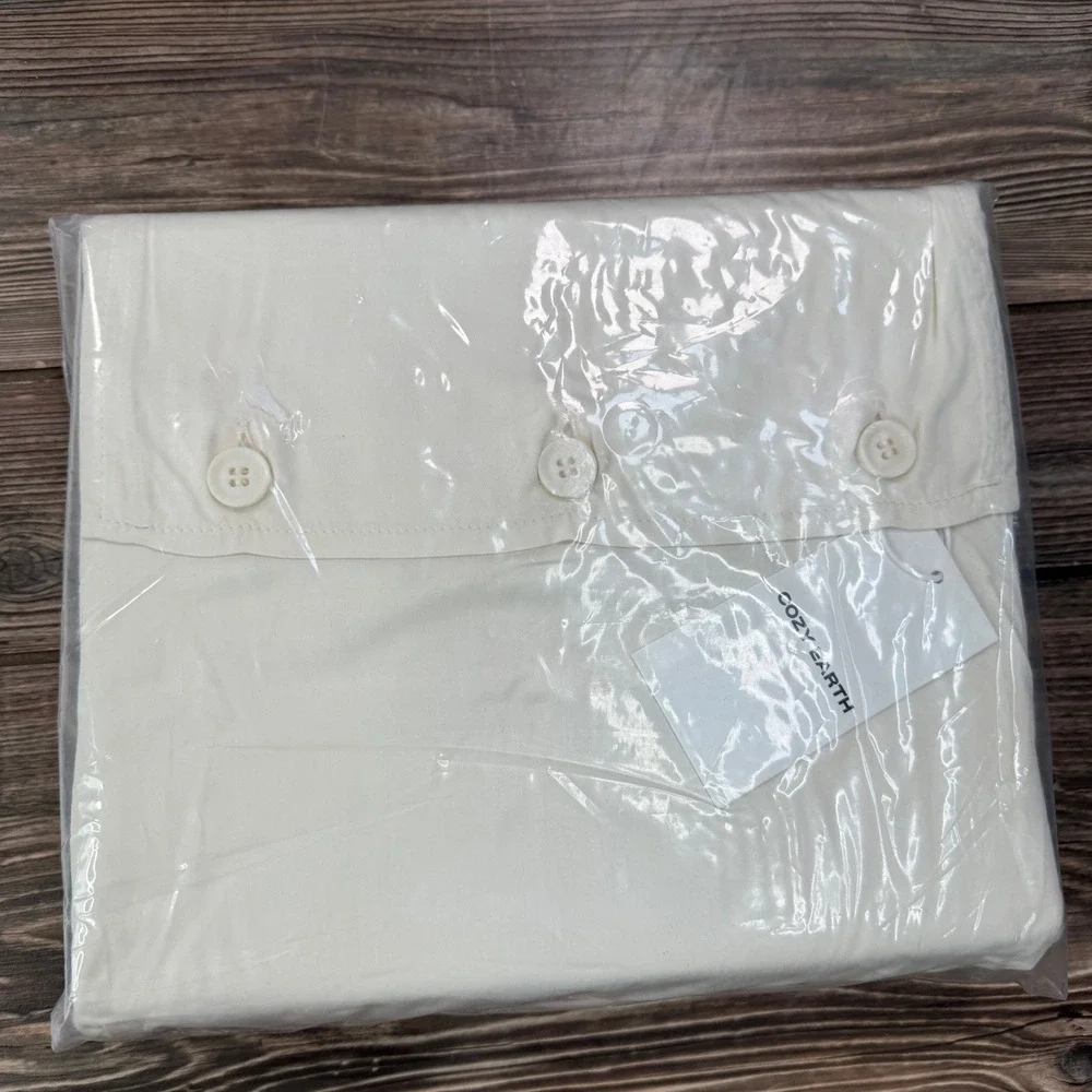 Cozy Earth Queen Fitted Sheet Creme Bamboo Viscose 360 Degree Elastic Hem NWT